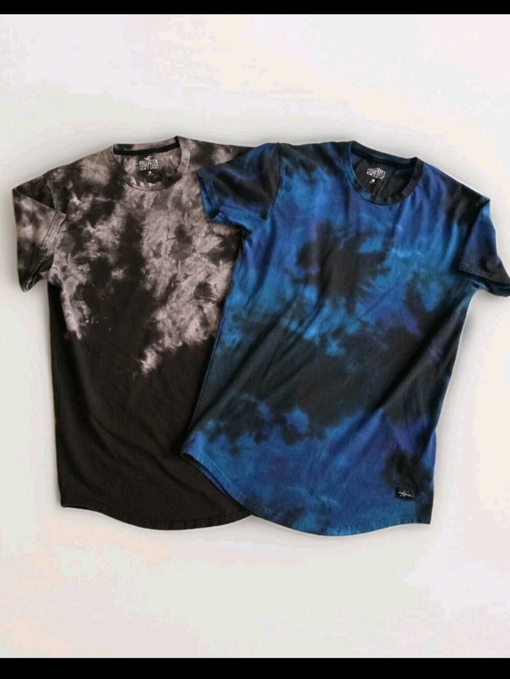 Hollister Tie Dye Mens Small Tshirts Lot Of 2 Blue Black Stacked Curved Hem EUC